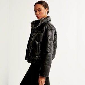 NEW: The A&F Ultra COLLECTION Vegan Leather Puffer Jacket — Black in Large